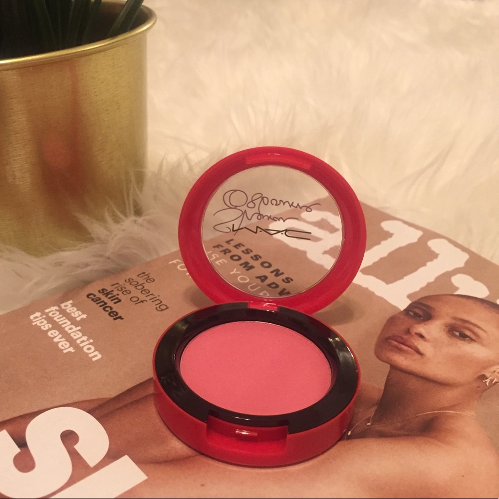 MAC Sharon Osbourne Blush in PEACHES & CREAM NIB